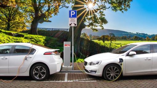 Charging electric vehicles
