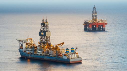 Offshore oil rig and gas drilling vessel