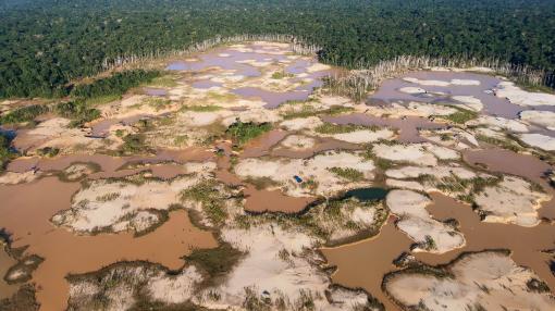 Combate Minería ilegal en la Amazonía. PCM_Perú