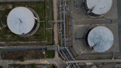 Aerial photo of a large oil refinery facility in Colombia