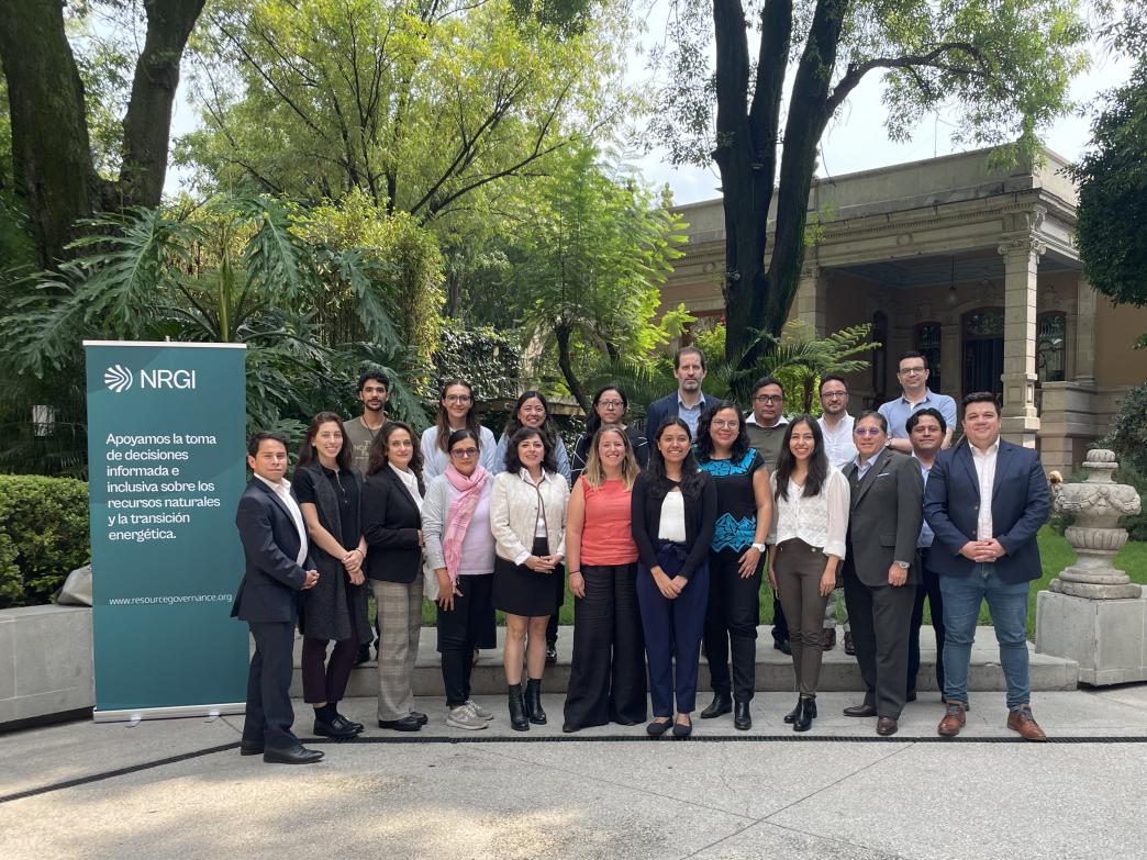Especialistas y organizaciones de la sociedad civil reunidos para discutir propuestas sobre cómo mejorar la gobernanza de la minería en México